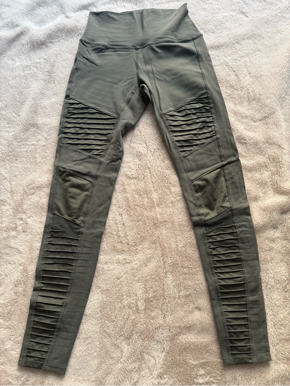 ALO Yoga High-Waisted Moto Legging Dark Olive Green Size M